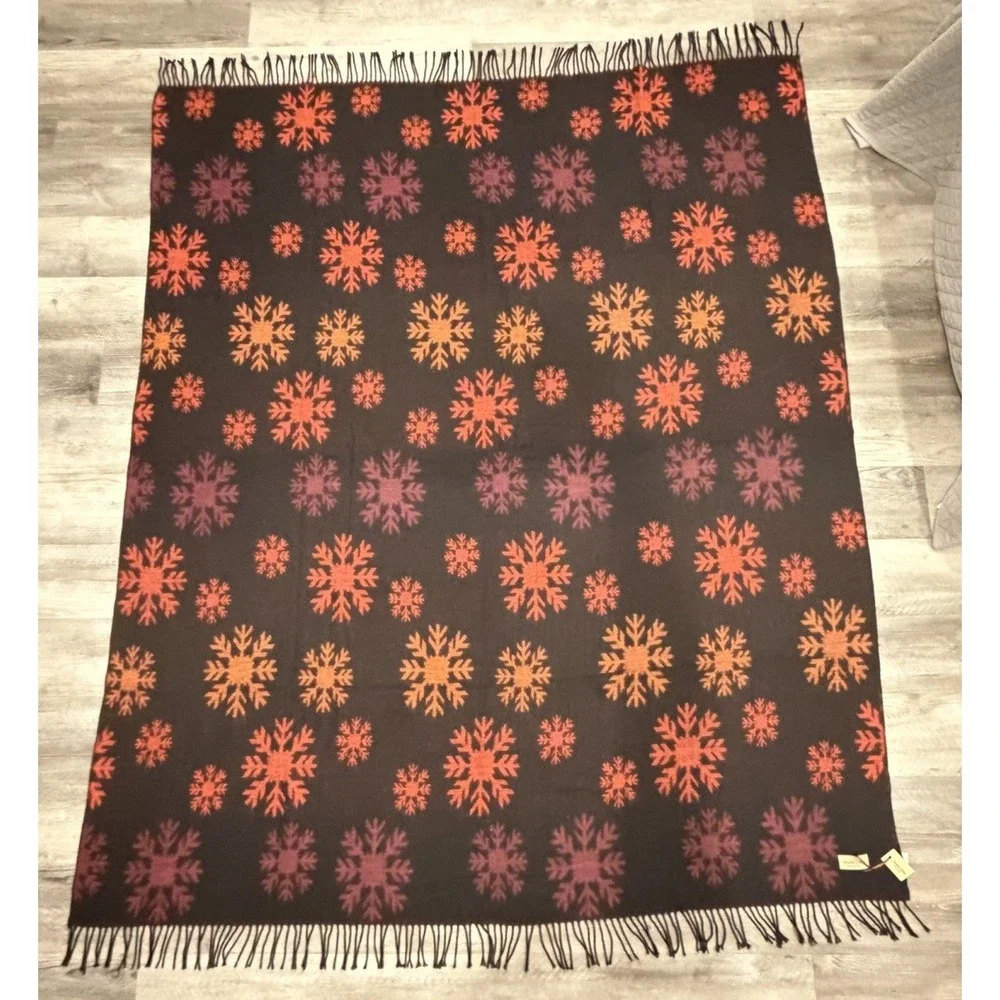 Tessile Chiti Snowflake Throw Blanket 59x78.5 Reversible Fringed Italy NWT